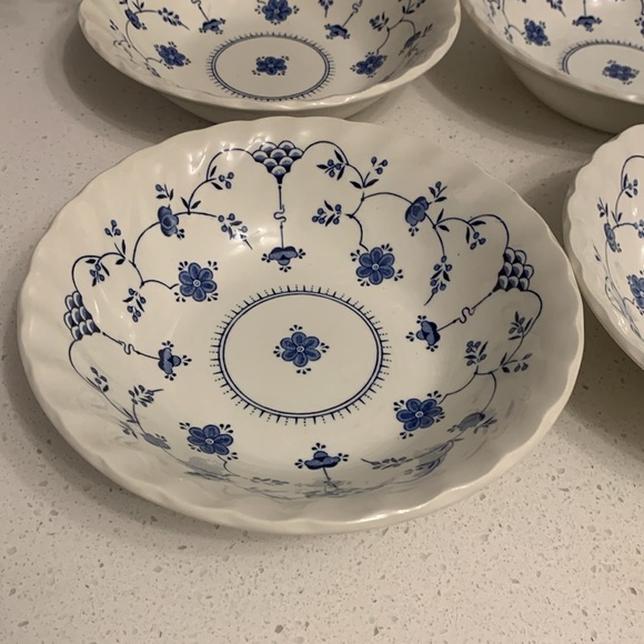 Set of 4 Vintage Myott Finlandia Soup/Salad Bowls 6.25 Some Crazing Classic Blue - Picture 6 of 8